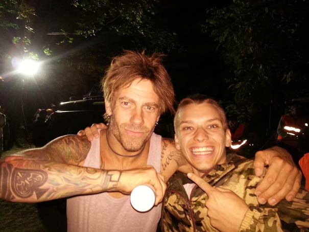 Stefan Malenović sa gitaristom grupe The Prodigy