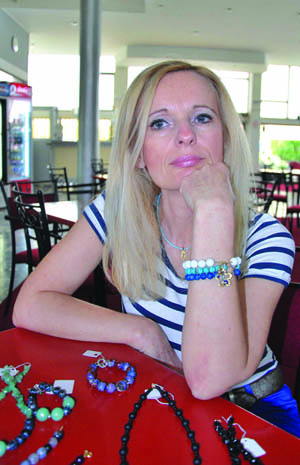 Biljana i sama nosi nakit koji pravi