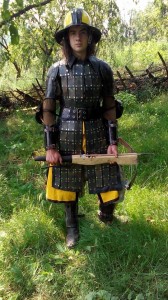 Aleksandar u viteškoj opremi