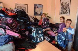 Mališani spremni za školu: podeljeno više od 800 rančeva