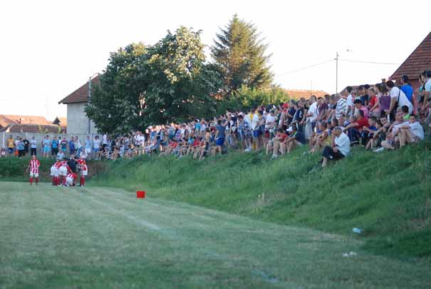 Brojni i verni navijači OFK Tabane