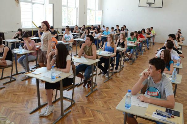 Polaganje završnog testa iz matematike u Osnovnoj skoli "17. oktobar" u Jagodini