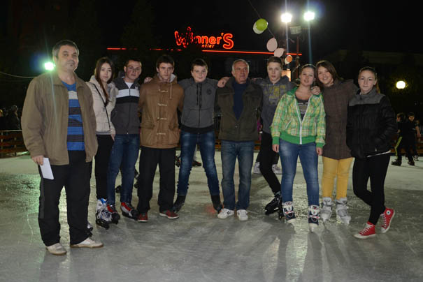 Ekipa jagodinske Gimnazije sa direktorom škole i profesorom fizičkog vaspitanja