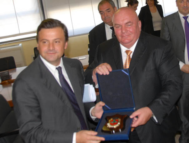 Markovic Kalendi uručio grb Jagodine