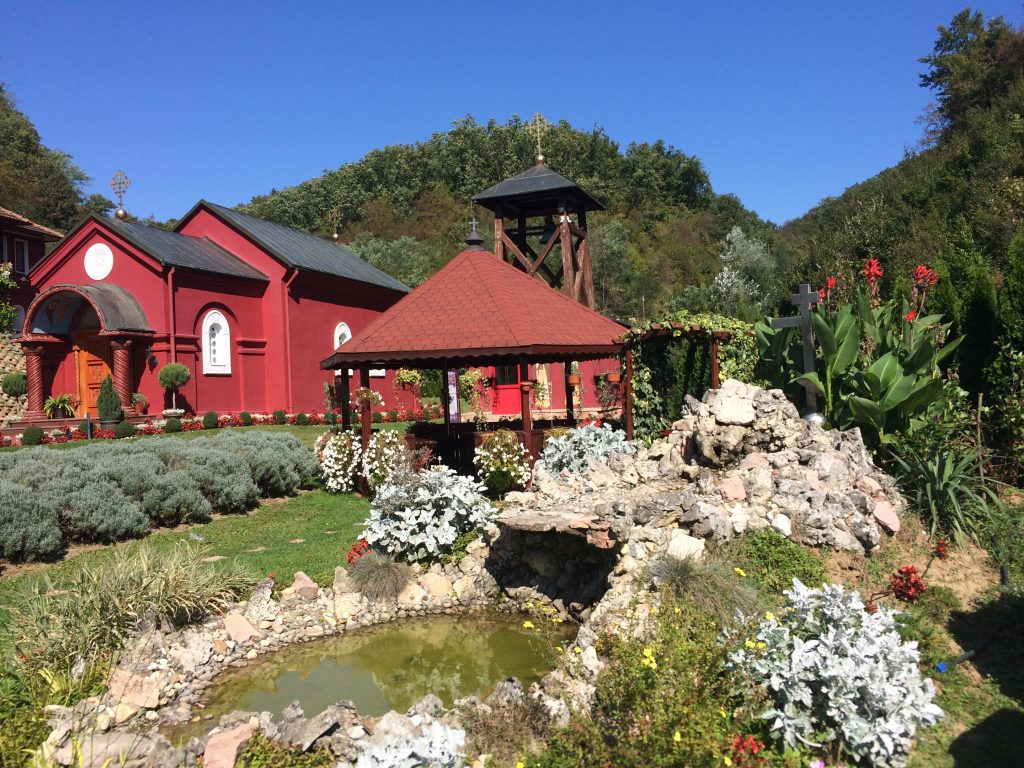 Manastir Tomić : svetinja koja odoleva vekovima