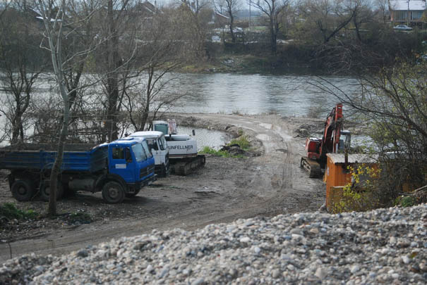 Nekontrolisana eksploatacija šljunka iz Velike Morave