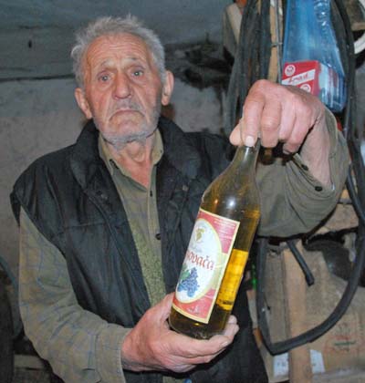 Milorad ponosan na rakiju od tri decenije