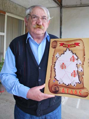 Simić je mape u atlasu radio milimiter po milimetar