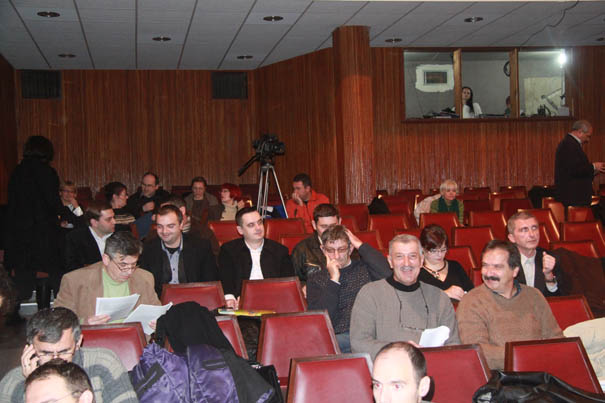 Predlog o razrešenju predsednika Skupštine nije razmatrala: detalj sa sednice Skupštine paraćinskog odbora SNS