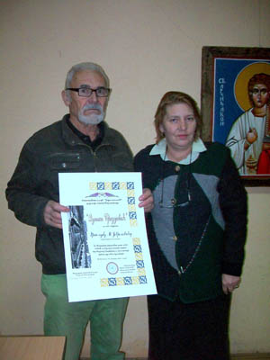 Laureat i predsednica: Dragoljub M. Jevremović i Snežana Bihler sa unikatnom diplomom ,,Dušan Srezojević”