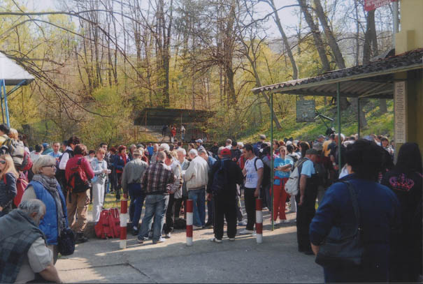 Okupljanje planinara kod doma „Suvaja”