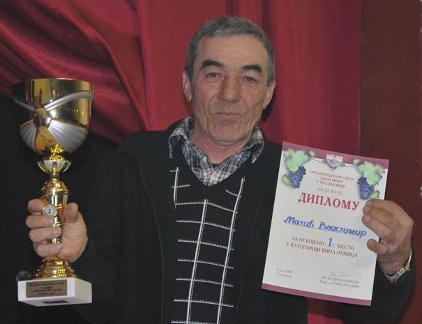 Vlastimir Matić dobio pehar za najbolju ružicu