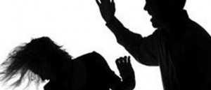 muskarac-udara-zenu-silueta-580x250