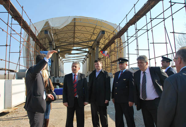 Novi most do septembra