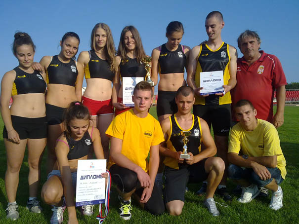 Osvojili dva pehara: Kadeti Jagodine sa trenerom Gajićem