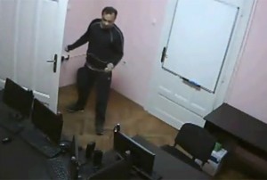 provalnik-akademija-oksford-krada-nis-foto-printscreen-you-tube-1402397688-512941