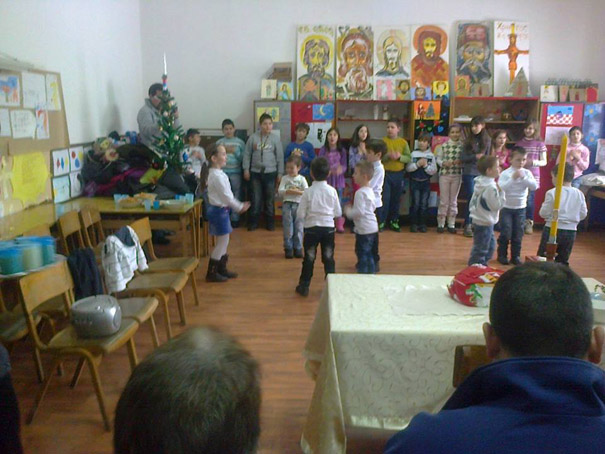 Radost i zadovoljstvo: deca na proslavi Svetog Save u školi u Bukovču