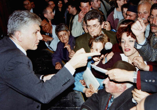 Premijer Zoran Đinđić prilikom poslednje posete Jagodini tokom turneje "Srbija na dobrom putu", 6. marta 2002. 