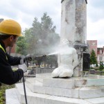 „Cif cisti Srbiju“: Ociscen postament spomenika palim ratnicima u Jagodini