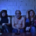 Humorom protiv tranzicije